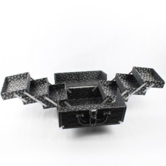 Caboodles Black Makeup Jewelry Toiletry crafts Train Case with Silver Accents - Picture 1 of 13
